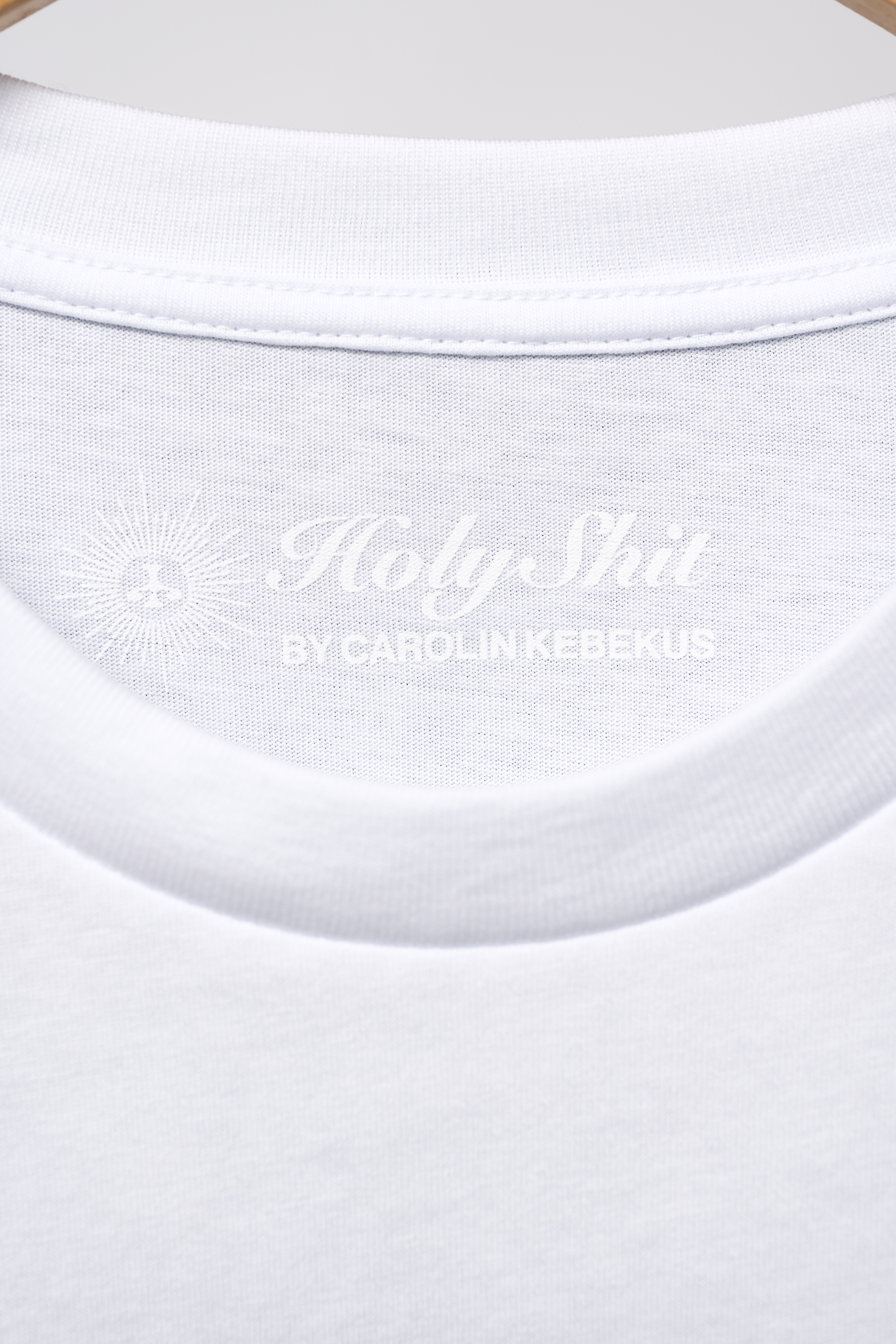 Thumbnail 2 von T-Shirt "Shesus Loves You" white